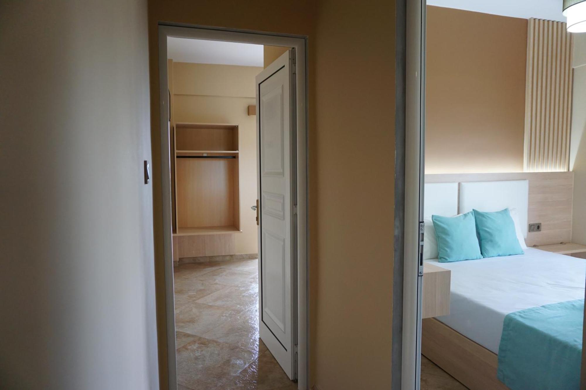 House Michalis Aparthotel Sarti Exterior photo